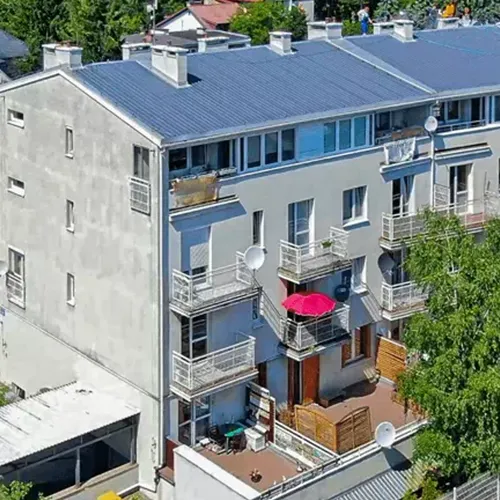 Wspólnota Mieszkaniowa Warszawa Rembertów. Naprawa pękniętego przyłącza przy pionie kanalizacyjnym uszczelniony polimerem Elastoflake.