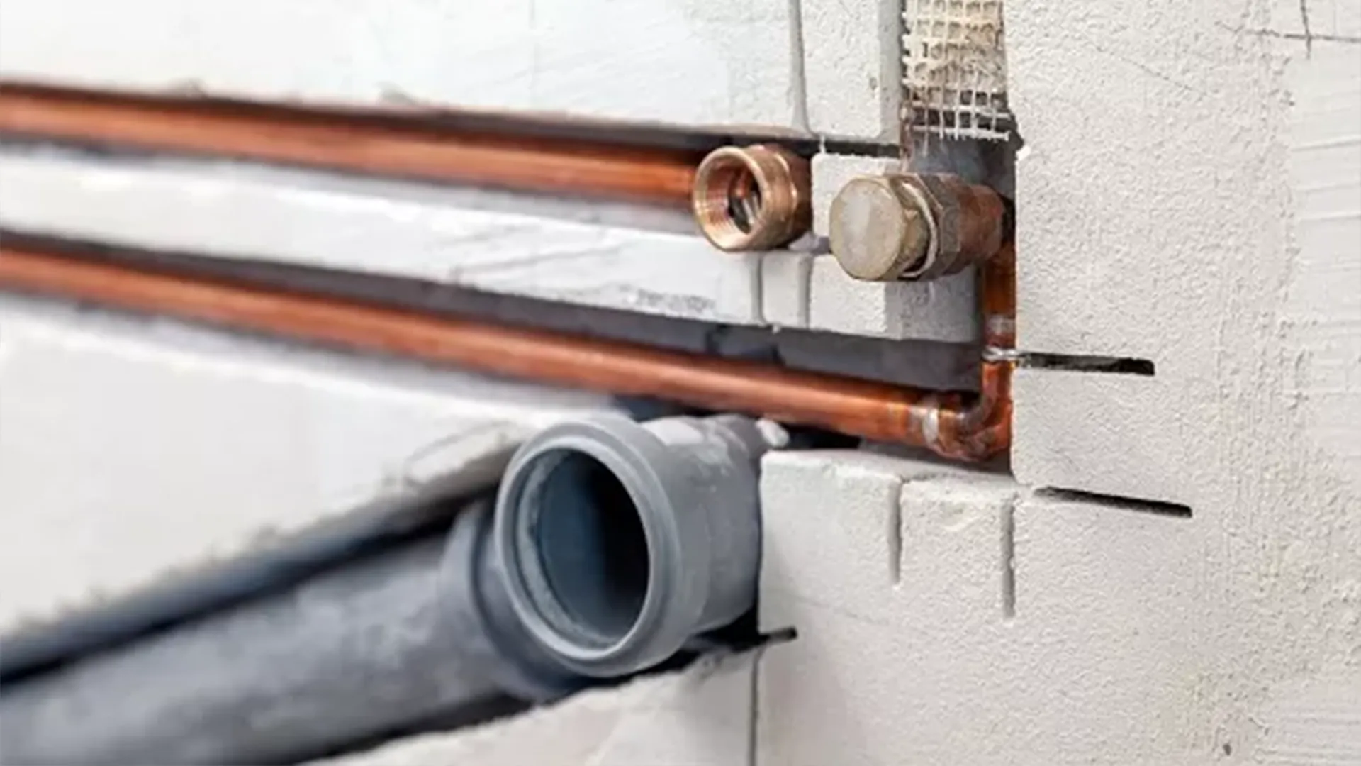Jak wymienić rury w mieszkaniu własnościowym?